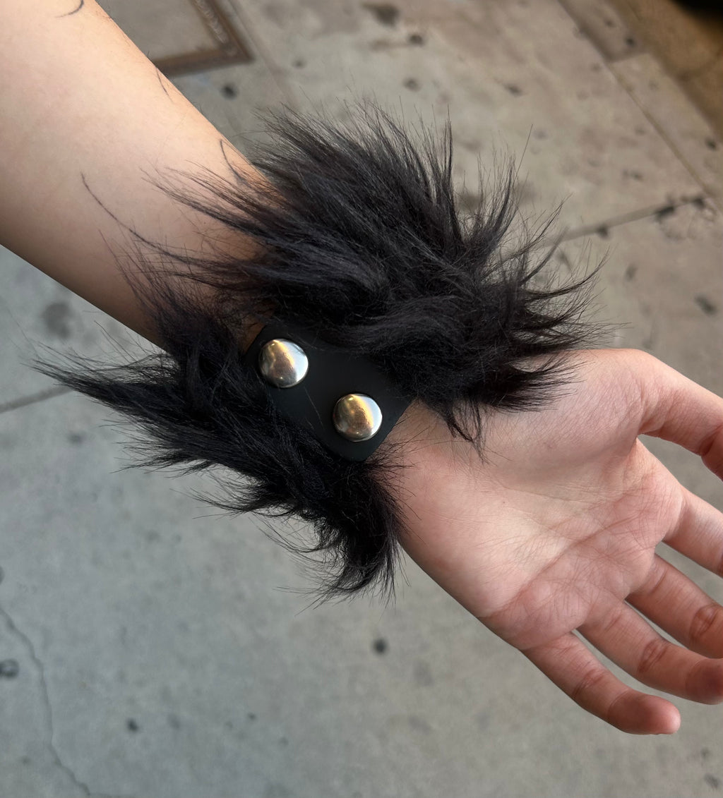 Elvira cuff